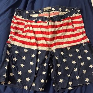 Vintage 1946 sz 40 American flag shorts